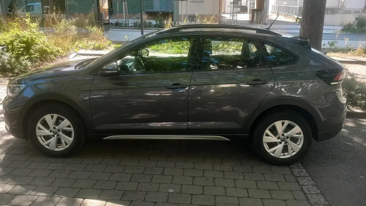 Gebraucht VW Taigo Life 99 PS (72 kW) 2023 Grau SUV