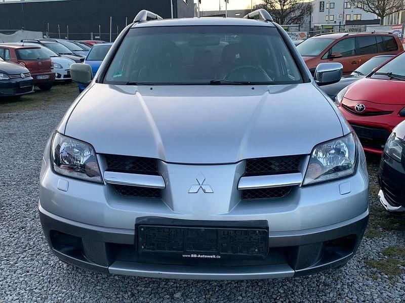 Silber Gebraucht 2004 Mitsubishi Outlander SUV | 2.500 € (Fairer Preis) - Bild 1/4