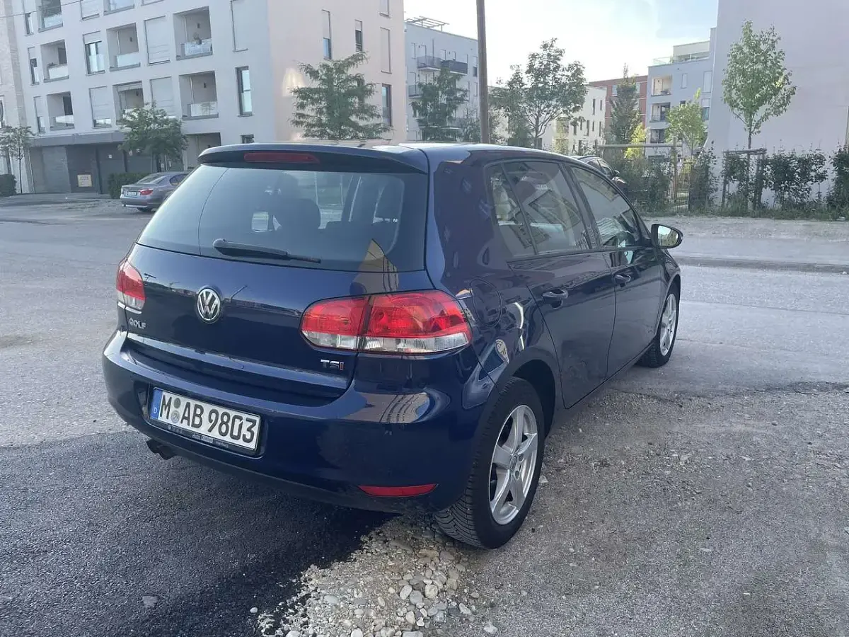 Gebraucht VW Golf VI Comfortline 122 PS (89 kW) 2009 Blau Kleinwagen