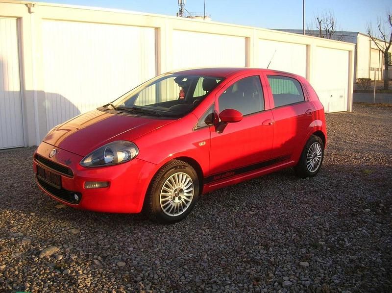 Rot Gebraucht 2018 Fiat Punto | 4.750 € (Fairer Preis) - Bild 1/4