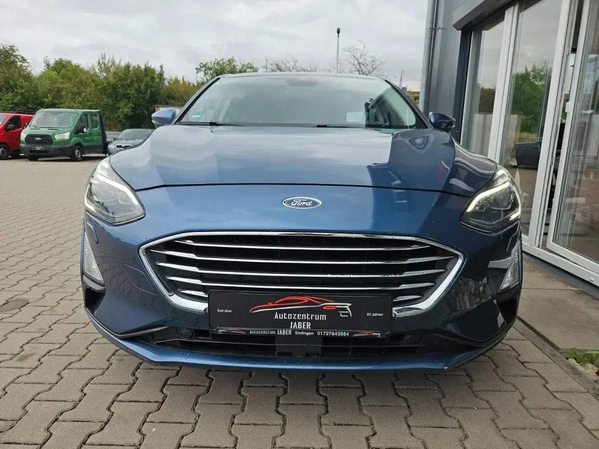 Gebraucht Ford Focus Titanium 125 PS (91 kW) 2018 Blau Limousine
