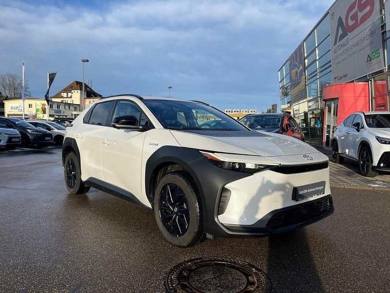 Gebraucht Toyota bZ4X Basis 150 kW (204 PS) 2023 Weiss SUV