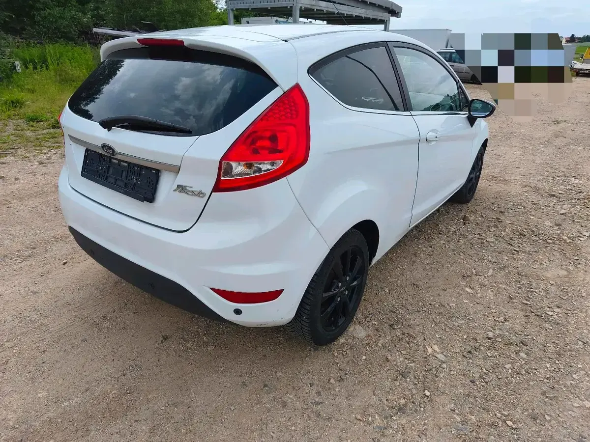 Gebraucht Ford Fiesta Titanium 81 PS (59 kW) 2009 Weiß Kleinwagen
