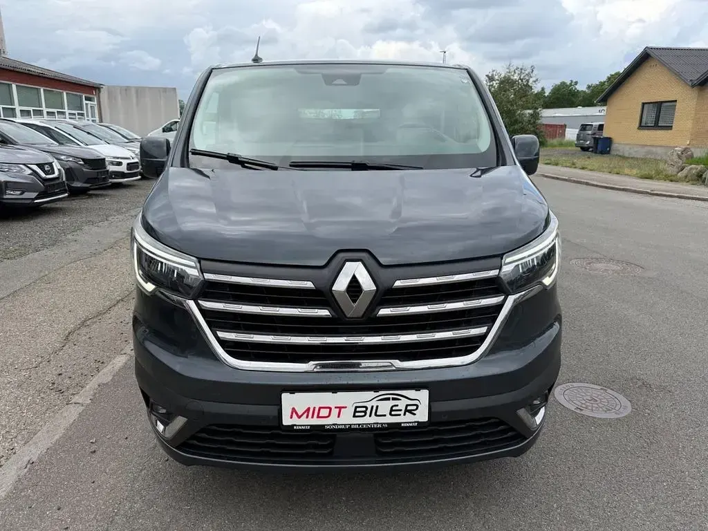 Gebraucht Renault Trafic 150 PS (110 kW) 2024 Grau Van / Kleinbus