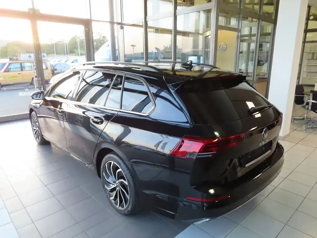 Gebraucht VW Golf VIII Style 150 PS (110 kW) 2024 Schwarz Kombi