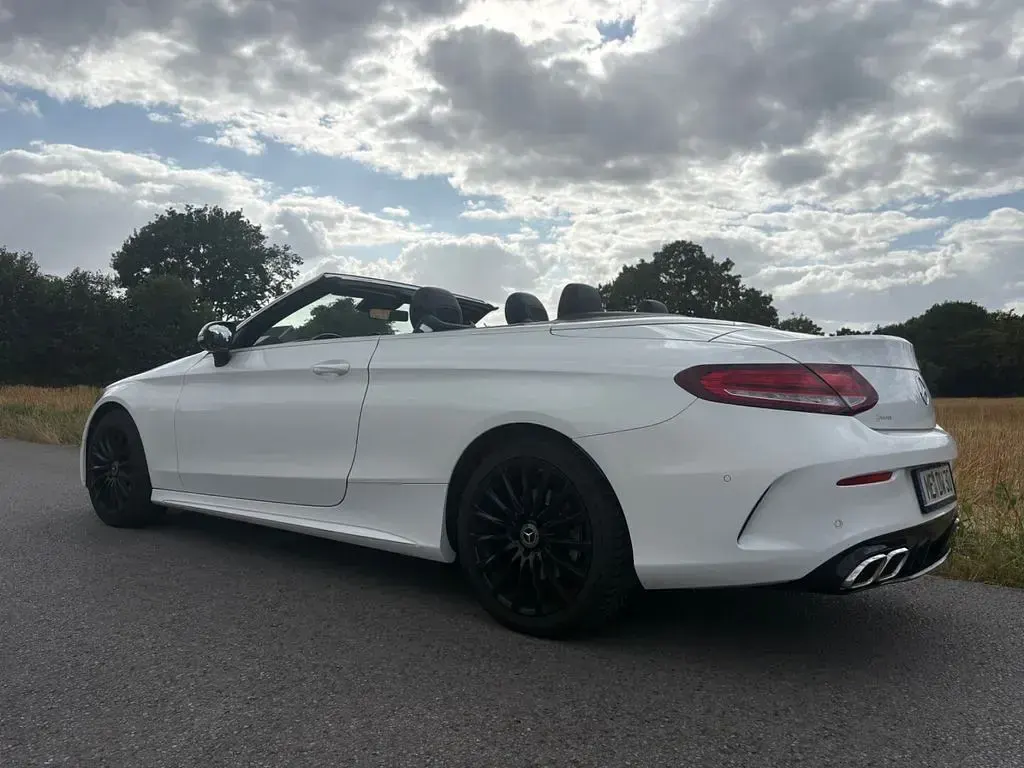 Gebraucht Mercedes C180 AMG 156 PS (114 kW) 2020 Weiß Cabrio