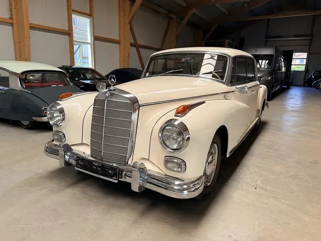 Gebraucht Mercedes 300 160 PS (117 kW) 1960 Beige Limousine