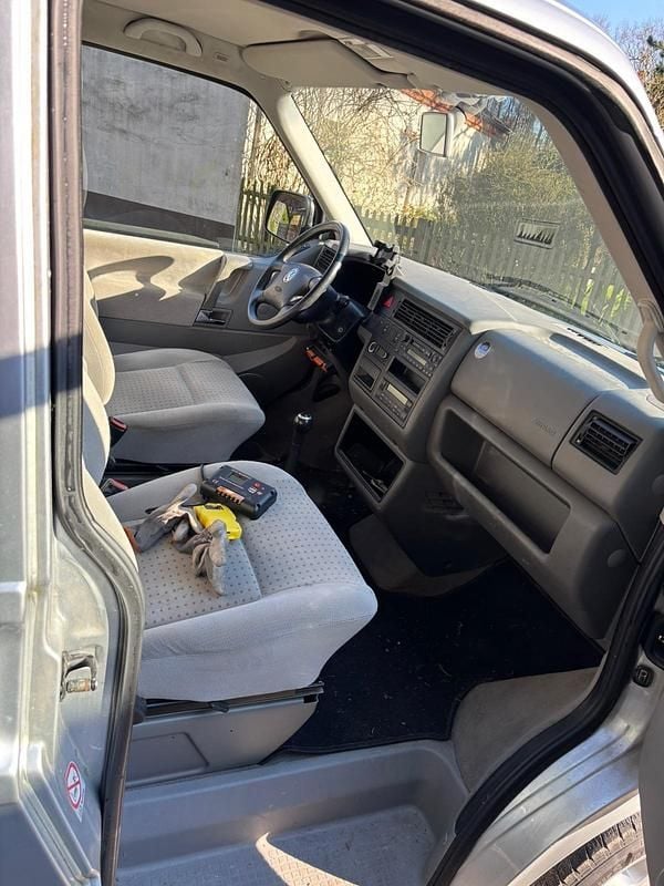 Gebraucht VW T4 115 PS (84 kW) 2001 Silber Van