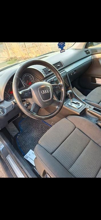 Grau Gebraucht 2006 Audi A4 Kombi | 600 € (Superpreis) - Bild 1/4