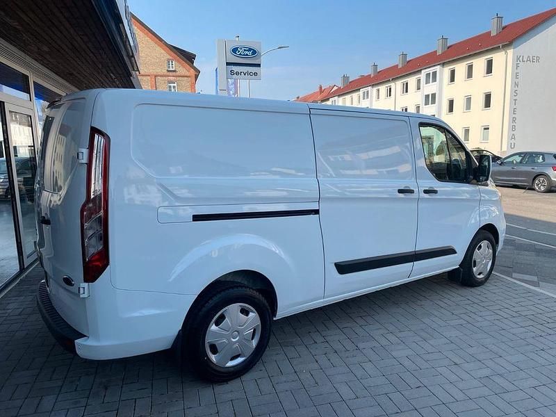 Gebraucht Ford Transit Custom Trend 131 PS (96 kW) 2023 Weiß Van / Kleinbus