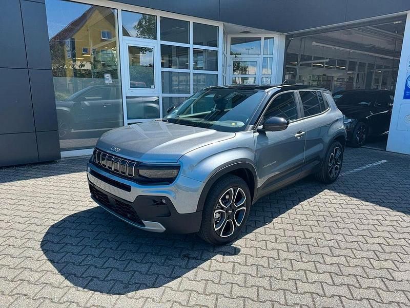 Grau Neu 2025 Jeep Avenger Summit SUV | 30.300 € (Etwas zu teuer) - Bild 1/4