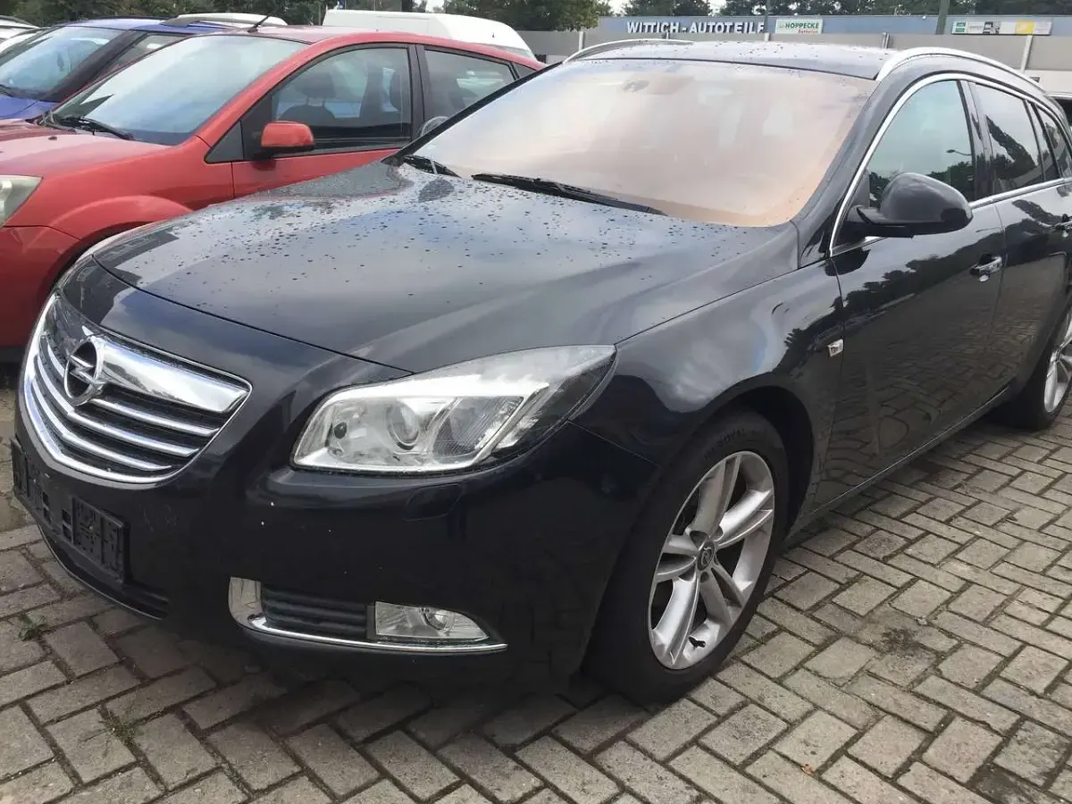 Gebraucht Opel Insignia Sport 131 PS (96 kW) 2012 Schwarz Kombi