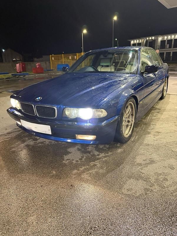 Blau Gebraucht 2000 BMW 735 M Sport Limousine | 10.999 € (Fairer Preis) - Bild 1/4