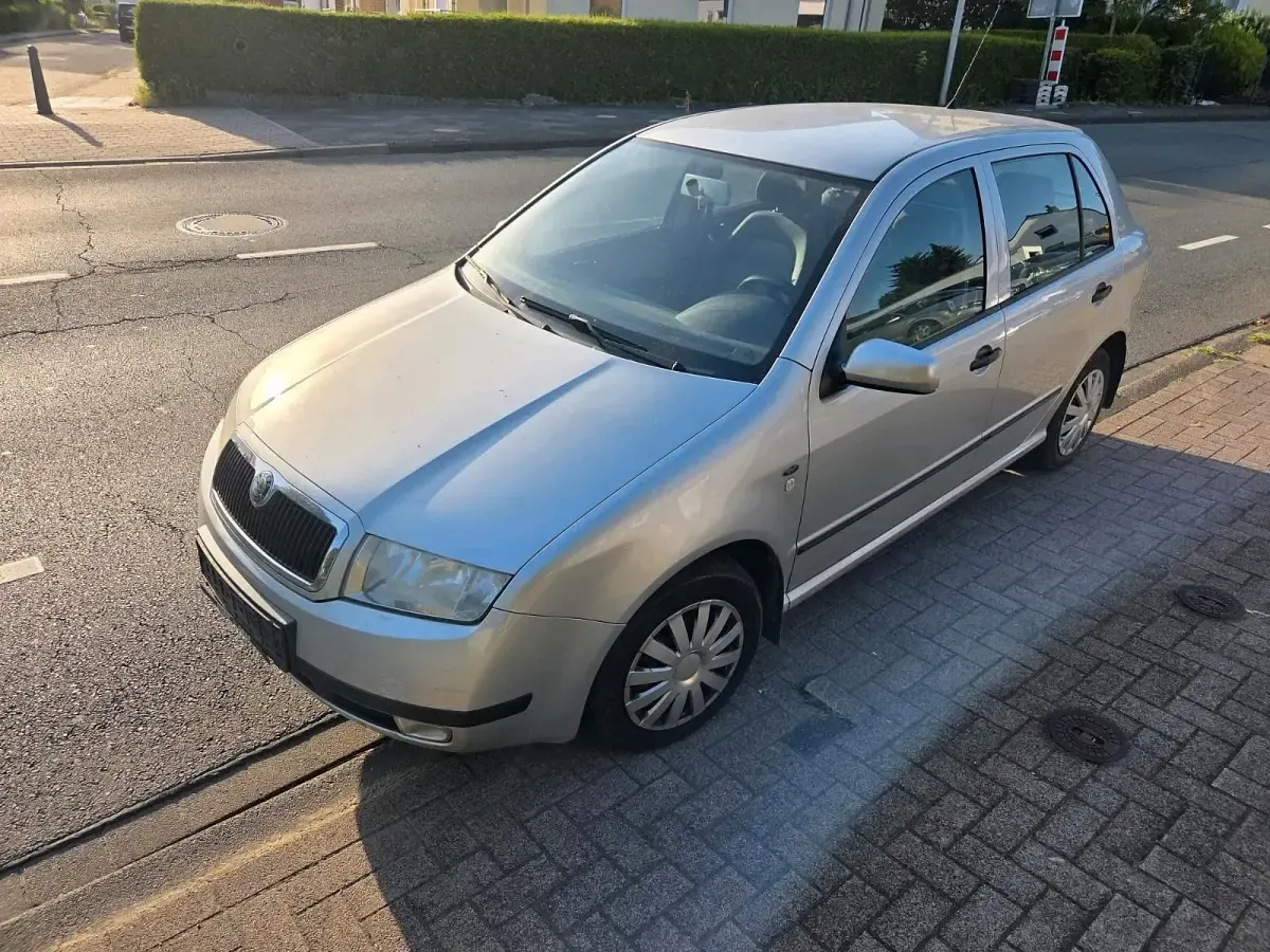 Gebraucht Skoda Fabia 75 PS (55 kW) 2001 Silber Kleinwagen