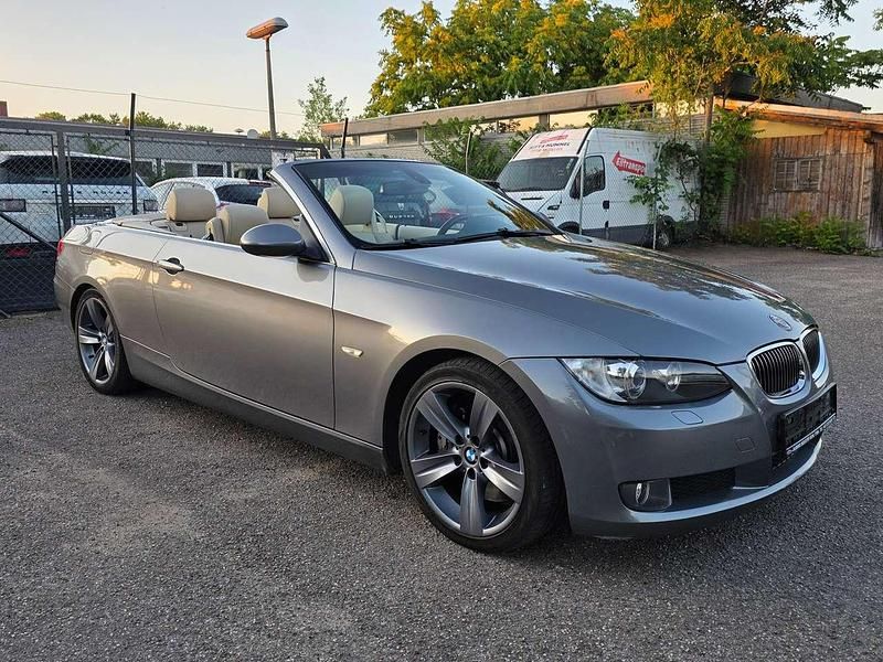 Gebraucht BMW 330 Cabriolet 231 PS (169 kW) 2008 Spacegrau metallic Cabrio