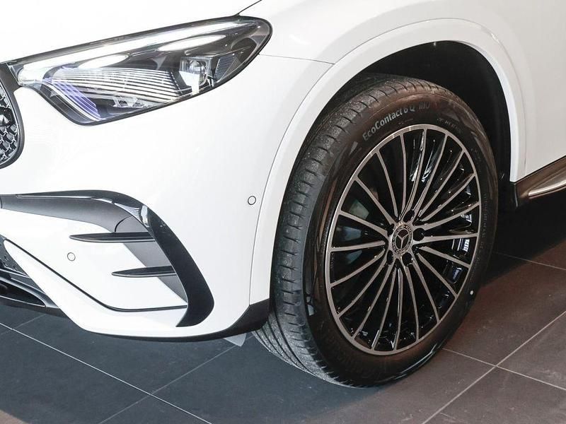 Gebraucht Mercedes GLC300e 333 PS (244 kW) 2026 Unilack polarweiß SUV