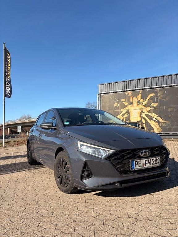 Gebraucht Hyundai i20 Intro Edition 101 PS (74 kW) 2021 Grau Kleinwagen