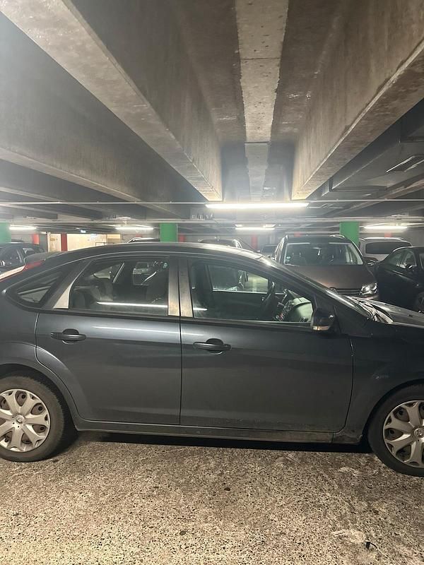 Gebraucht Ford Focus 140 PS (102 kW) 2009 Blau Kleinwagen