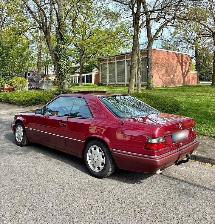 Second-hand Mercedes E320 220 CP (161 kW) 1994 Roșu Coupe