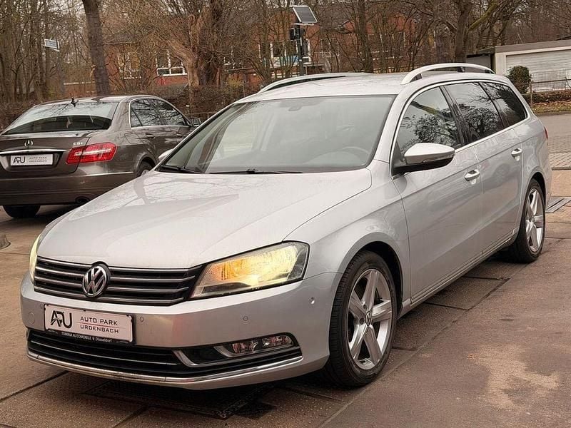 Silber Gebraucht 2011 VW Passat Highline Kombi | 8.980 € (Fairer Preis) - Bild 1/4