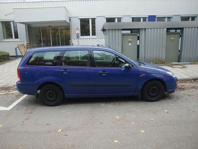 Gebraucht Ford Focus 116 PS (85 kW) 1999 Blau Kombi
