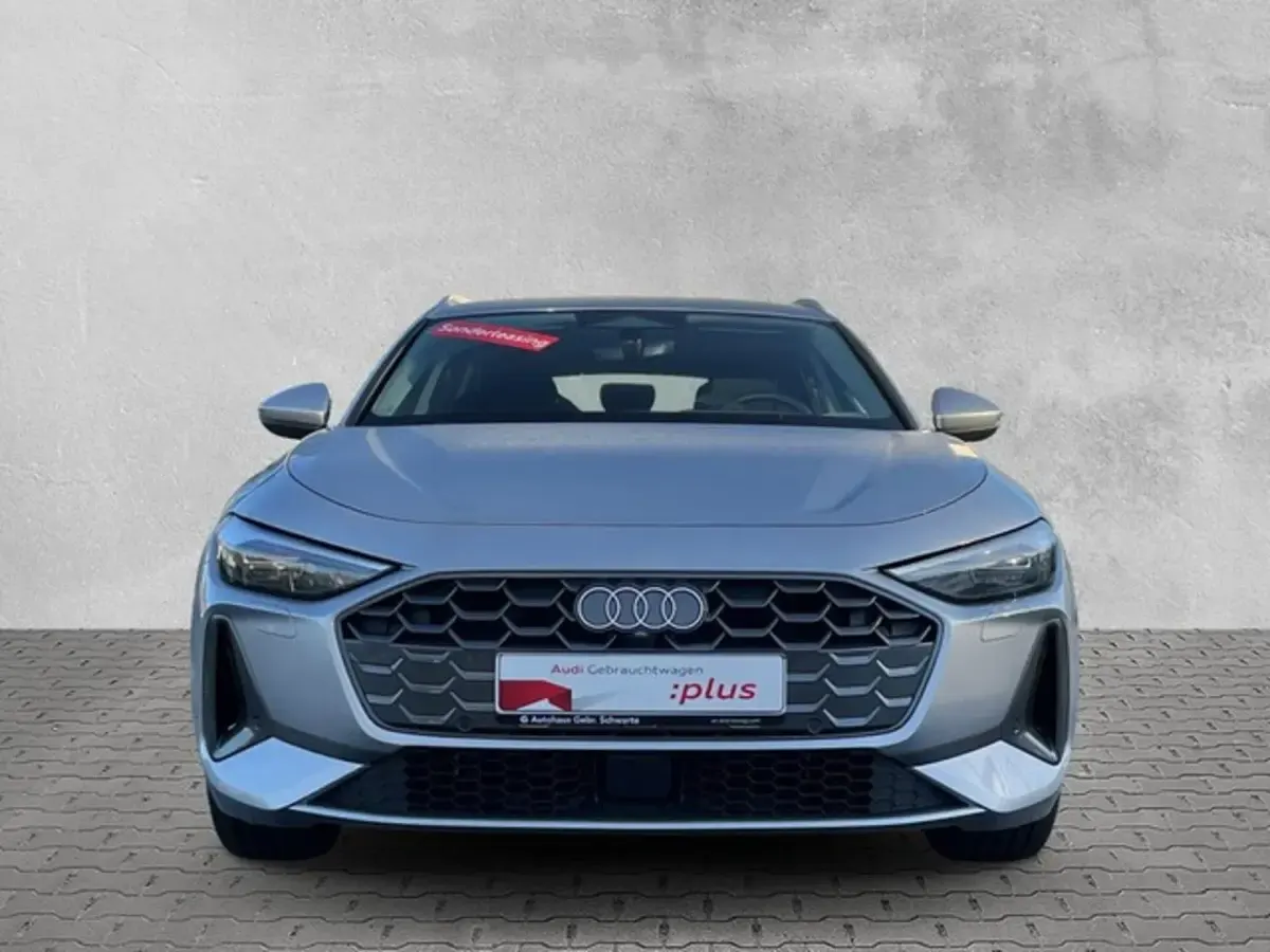 Gebraucht Audi A5 Ambiente 204 PS (150 kW) 2024 Florettsilber metallic Coupé