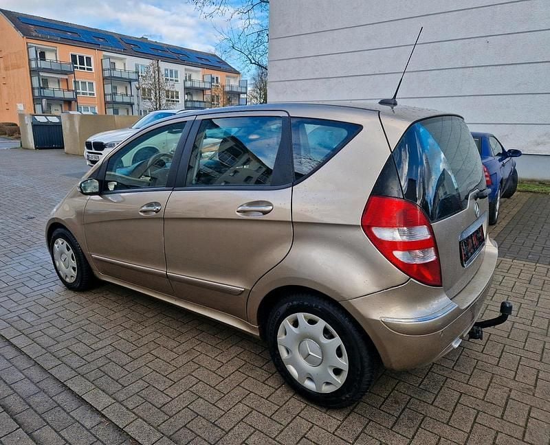 Gebraucht Mercedes A180 109 PS (80 kW) 2005 Gold Limousine