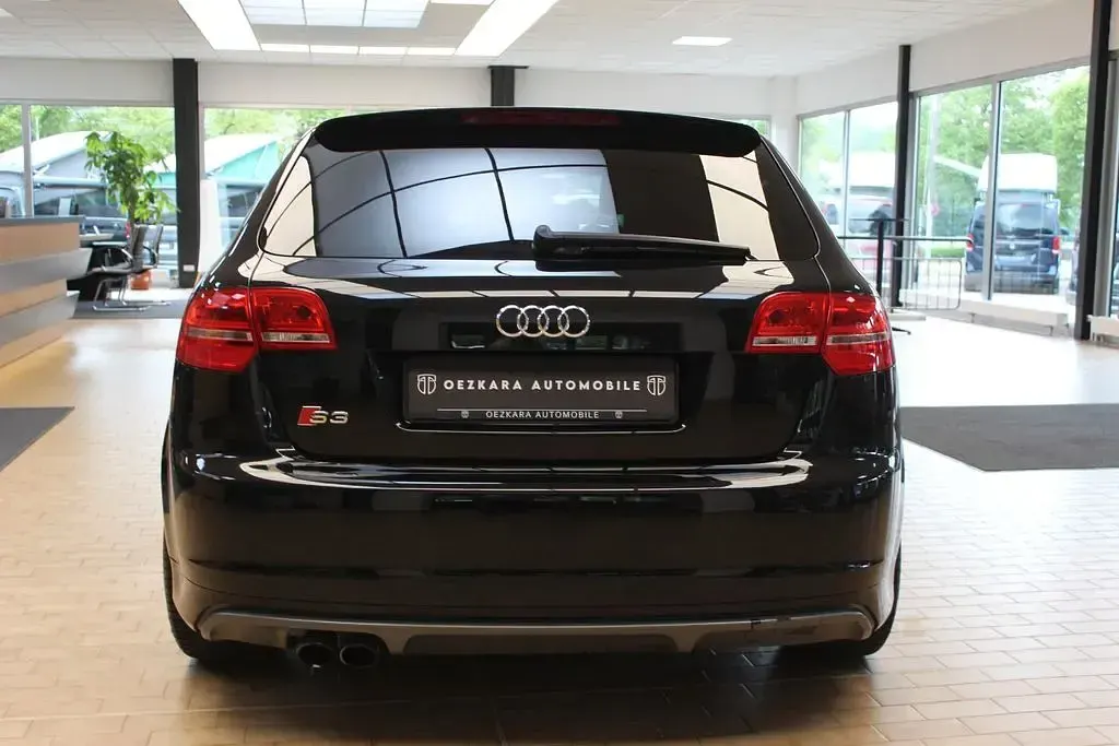 Gebraucht Audi S3 Ambition 265 PS (194 kW) 2011 Schwarz Kleinwagen