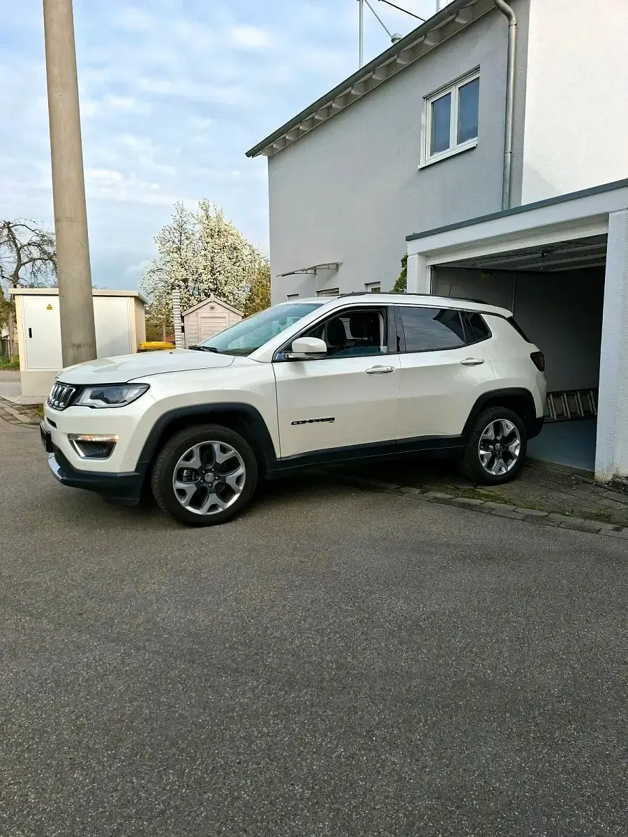 Gebraucht Jeep Compass Limited 170 PS (125 kW) 2020 Weiß SUV