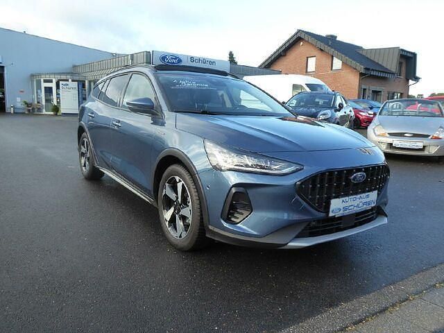 Gebraucht Ford Focus Active X 155 PS (114 kW) 2023 Chromablau metallic Kombi
