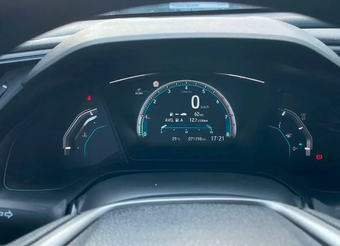 Gebraucht Honda Civic 129 PS (94 kW) 2018 Grau Limousine