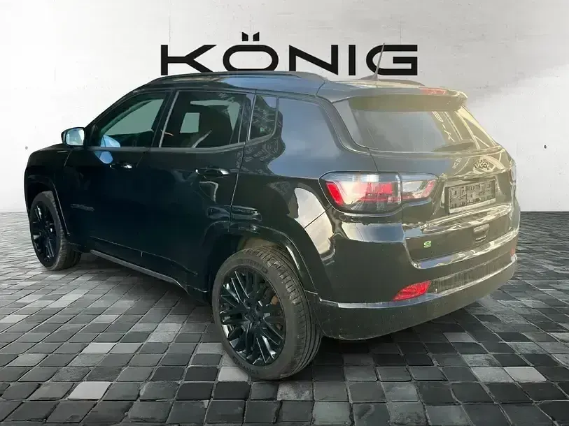 Second-hand Jeep Compass 131 CP (96 kW) 2024 Negru SUV