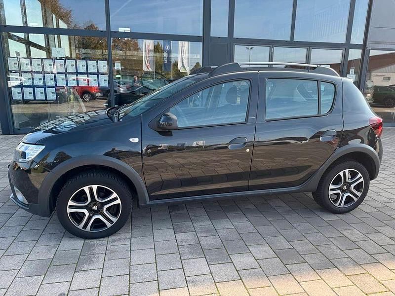 Schwarz Gebraucht 2019 Dacia Sandero Celebration Kleinwagen | 11.870 € (Fairer Preis) - Bild 1/4