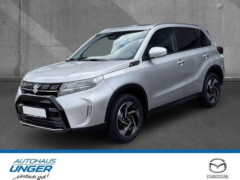 Silky silver metallic Gebraucht 2025 Suzuki Vitara Comfort+ SUV | 26.590 € (Etwas zu teuer) - Bild 1/4
