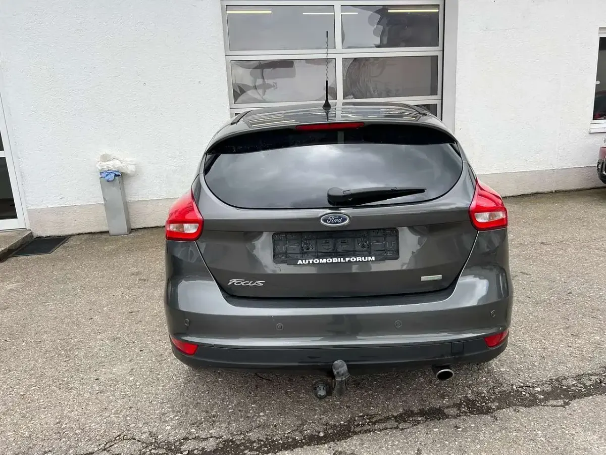 Używany Ford Focus Titanium 150 KM (110 kW) 2015 Szary Hatchback