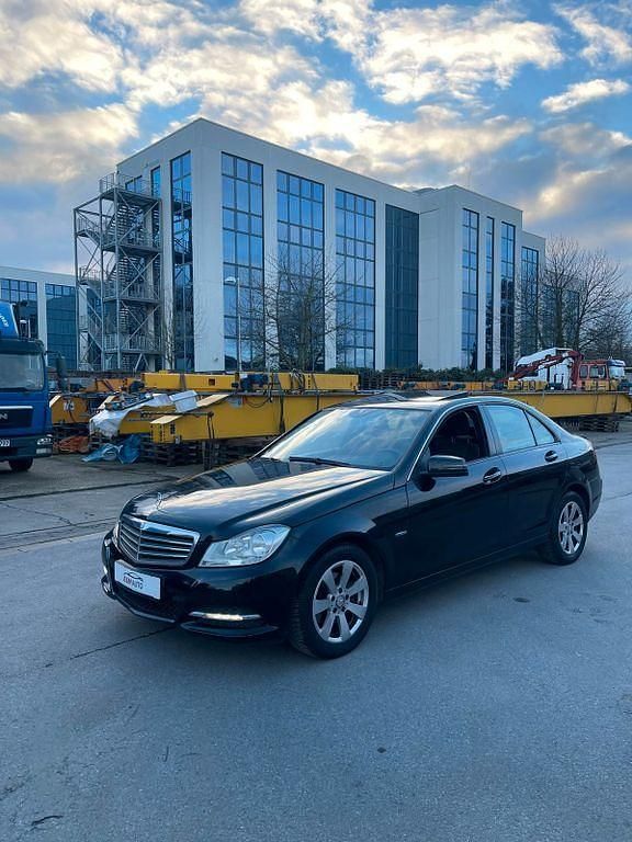 Gebraucht Mercedes C180 156 PS (114 kW) 2011 Schwarz Limousine