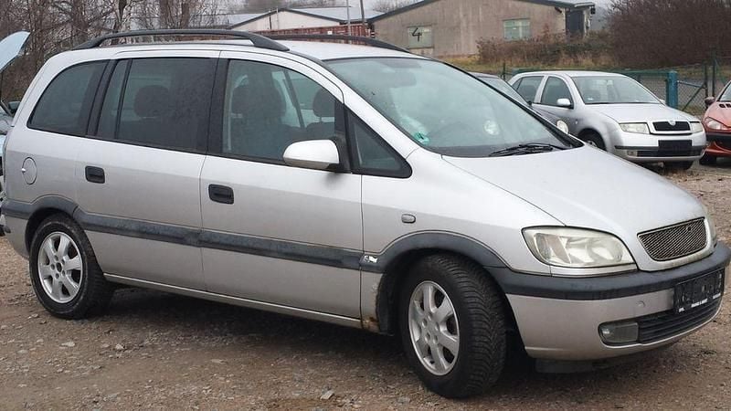 Grau Gebraucht 2002 Opel Zafira Van / Kleinbus | 800 € (Superpreis) - Bild 1/4