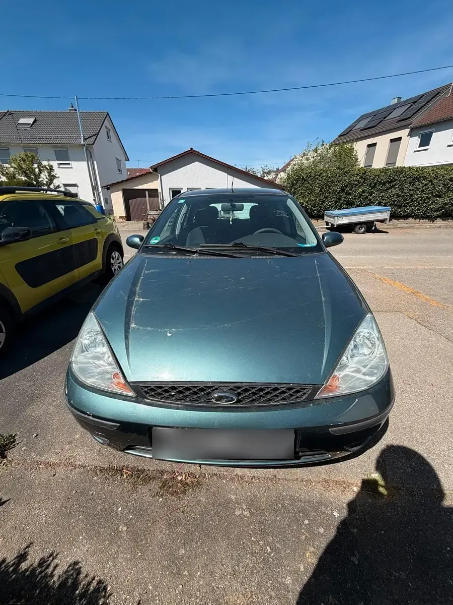 Second-hand Ford Focus 100 CP (73 kW) 2003 Verde Hatchback