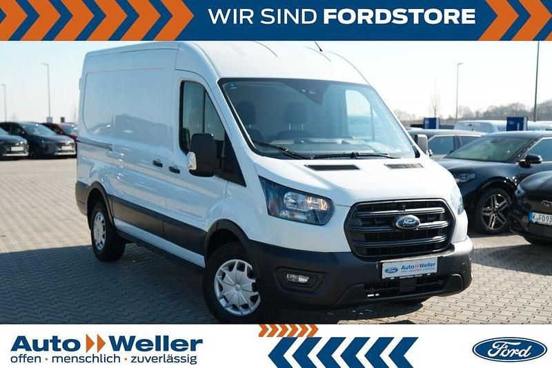 Gebraucht Ford Transit Trend 131 PS (96 kW) 2022 Weiß Van / Kleinbus