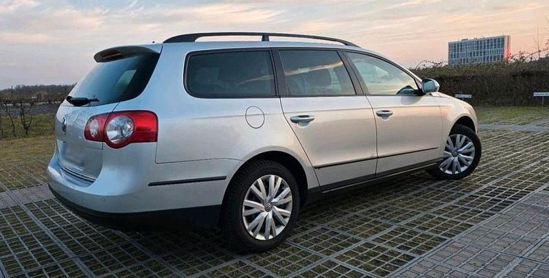 Gebraucht VW Passat Highline 141 PS (103 kW) 2010 Grau Kombi