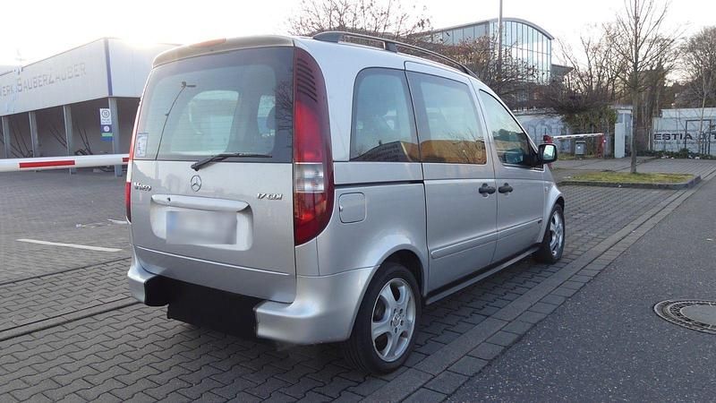 Gebraucht Mercedes Vaneo 91 PS (66 kW) 2004 Silber Van / Kleinbus