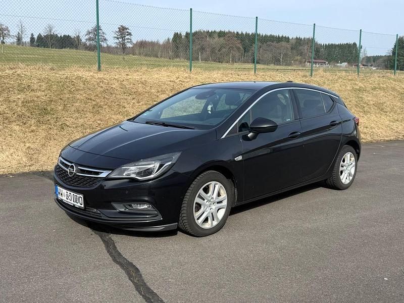 Gebraucht Opel Astra Dynamic 110 PS (80 kW) 2016 Schwarz Limousine