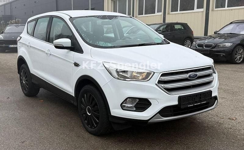 Weiß Gebraucht 2019 Ford Kuga Trend SUV | 12.200 € (Superpreis) - Bild 1/4