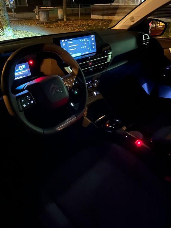 Grau Gebraucht 2023 Citroën e-C4 Feel Limousine | 19.900 € (Fairer Preis) - Bild 1/4