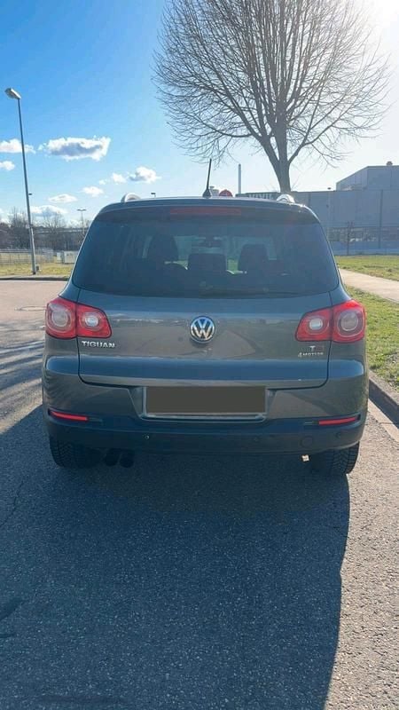 Gebraucht VW Tiguan 150 PS (110 kW) 2010 Grau SUV