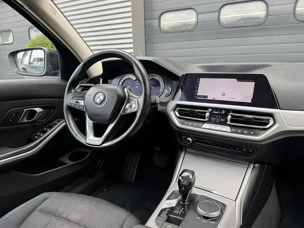 Gebraucht BMW 320 Executive 190 PS (139 kW) 2019 Schwarz Kombi