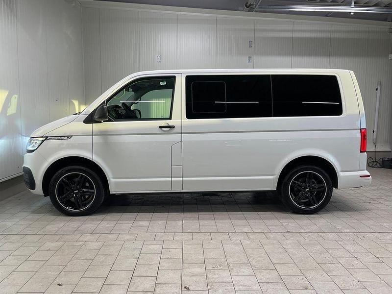 Gebraucht VW Multivan Trendline 150 PS (110 kW) 2022 Weiß Van