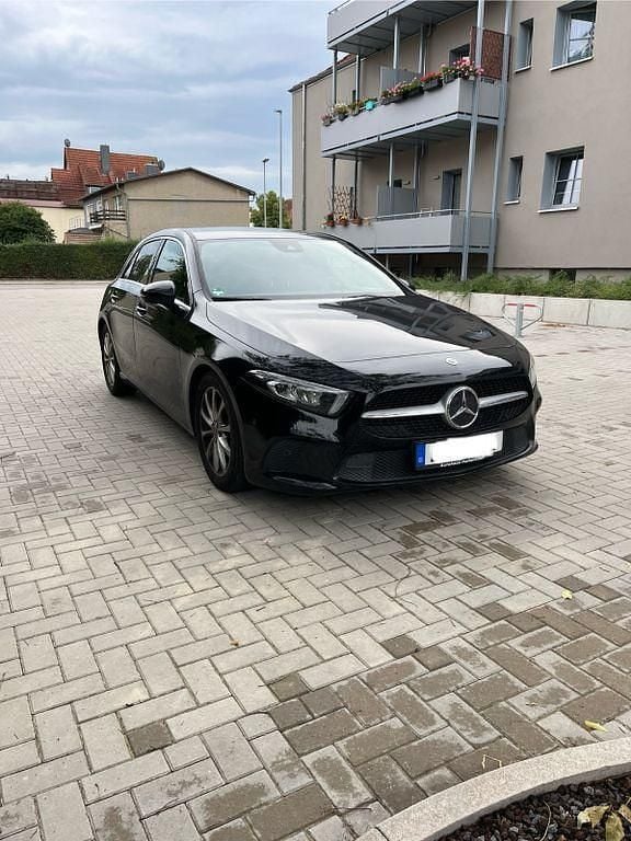 Schwarz Gebraucht 2019 Mercedes A180 Progressive Limousine | 15.300 € (Superpreis) - Bild 1/4