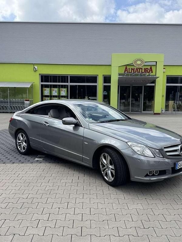 Gebraucht Mercedes E250 Elegance 204 PS (150 kW) 2009 Limousine