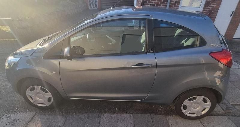 Gebraucht Ford Ka 69 PS (50 kW) 2015 Grau Limousine